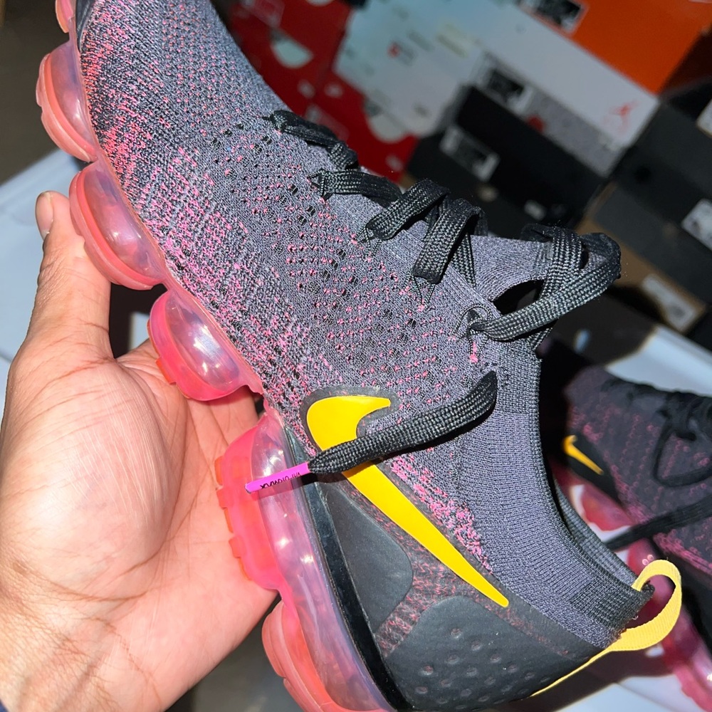 Nike Vapormax Flyknit 2 Gridiron “Pink Blast”